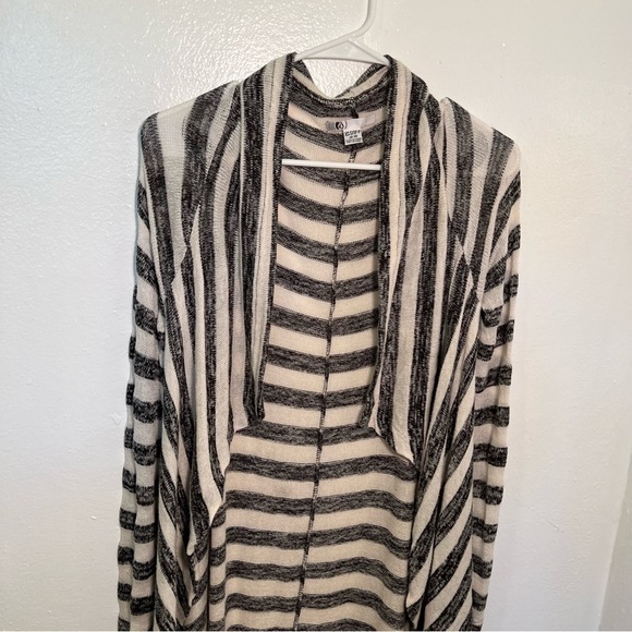 Volcom Crystal Moon Wrap Sweater Cream Gray Stripes - Picture 2 of 10